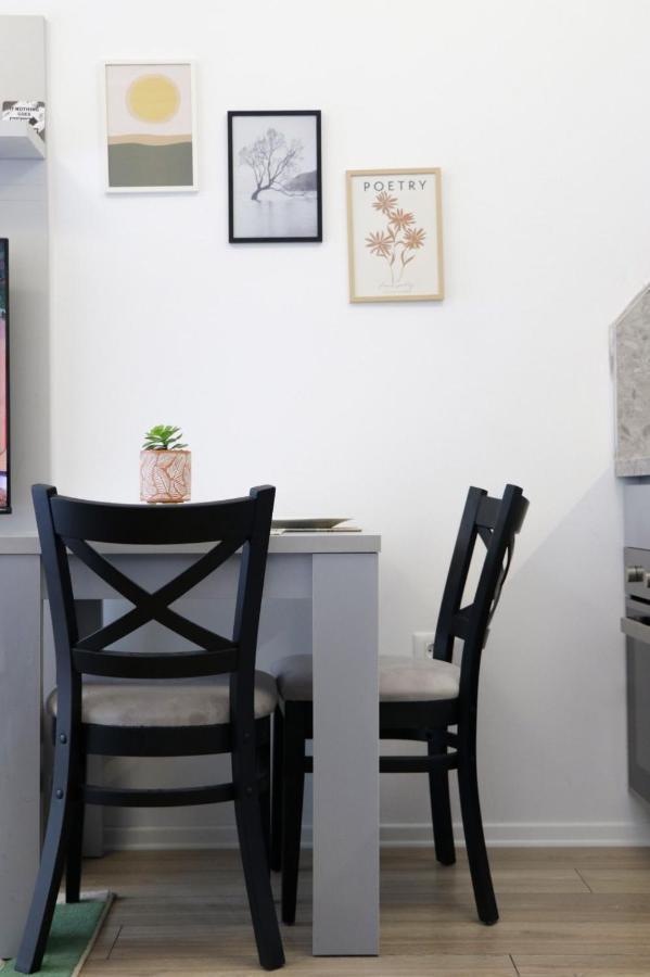 Comfy Studio At 'Mangalem21 Complex' Parking-Wifi-Ac-View Tirana Exterior foto